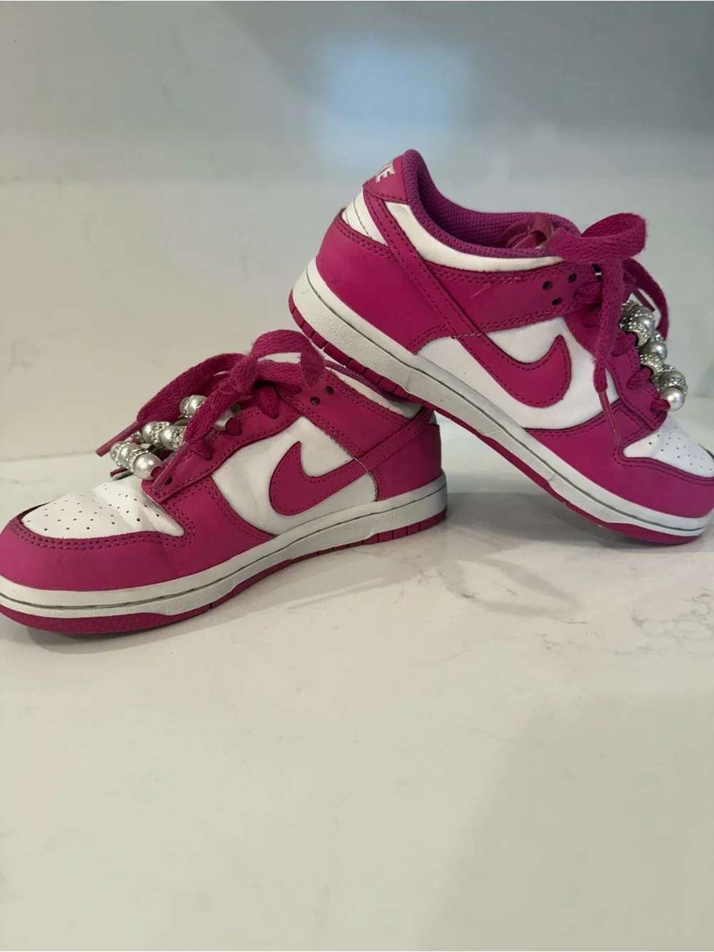 Nike girls Low-Top Sneakers in Hot Pink and White